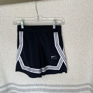 black nike fly shorts - M